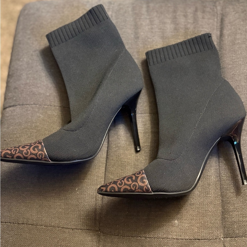 Chic Black and Brown Women's Heeled Ankle Boots - Picture 3 of 5